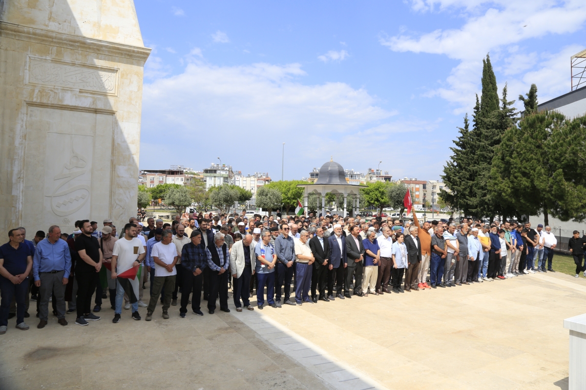 Filistin için gıyabi cenaze namazı kılındı