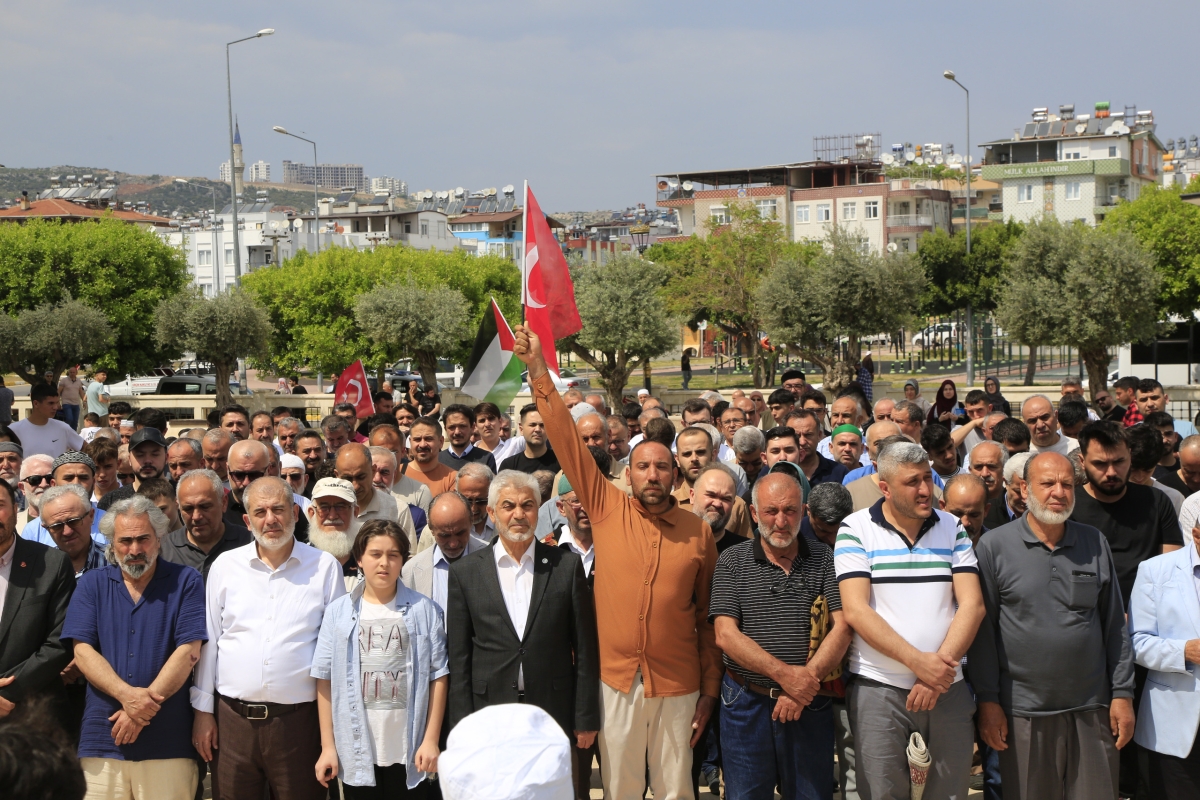 Filistin için gıyabi cenaze namazı kılındı