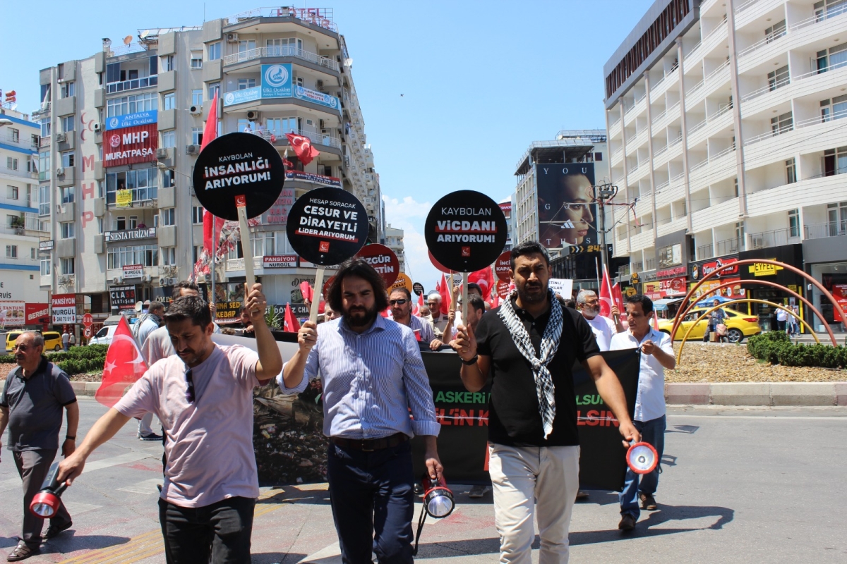Kınamaktan Vazgeçin!