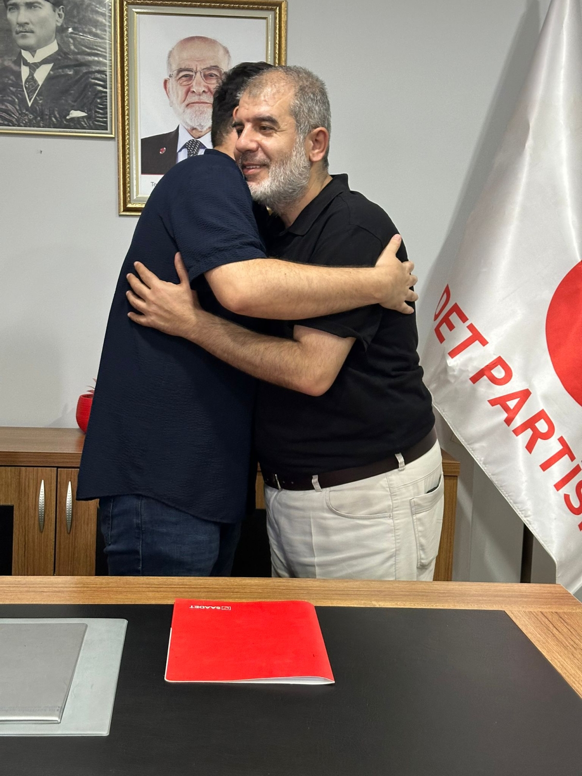 Antalya Saadet'te bayrak değişimi