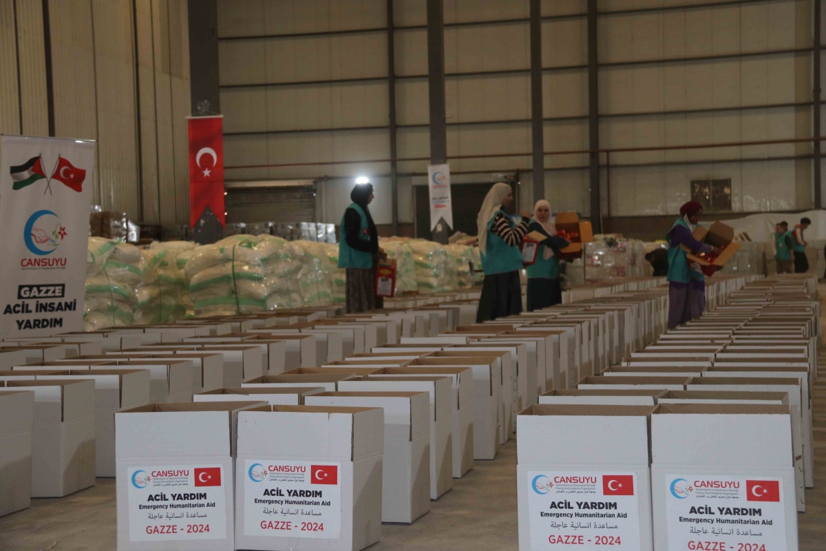 Cansuyu Tırları Ürdün'den Gazze'ye Ulaştı
