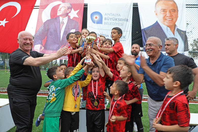 23 Nisan Futbol Turnuvası heyecan kattı