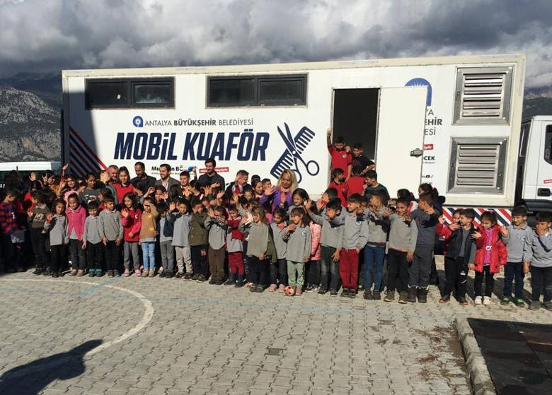 Mobil Kuaför ilçelerde 1658 vatandaşa hizmet verdi
