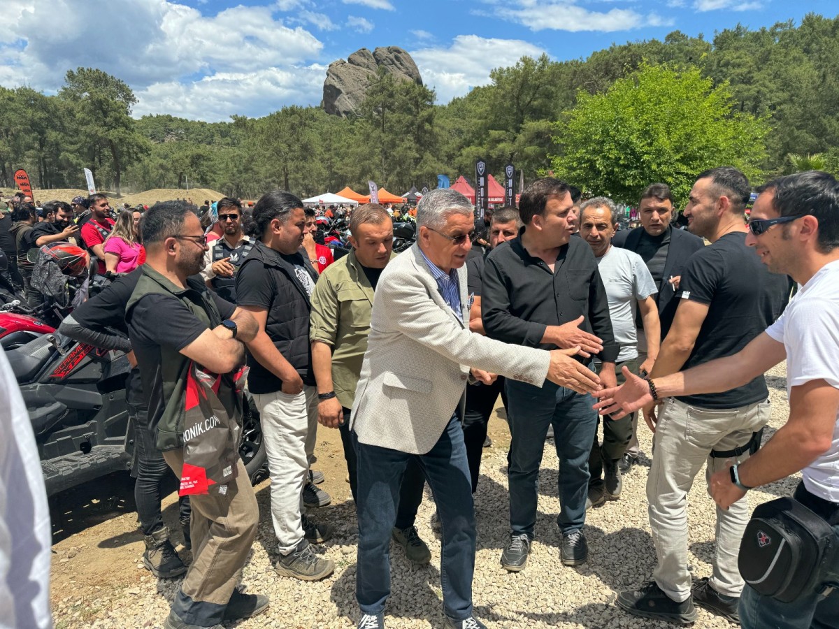 Motosiklet tutkunları Kemer’de buluştu
