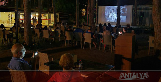 Yıldızların altında sinema