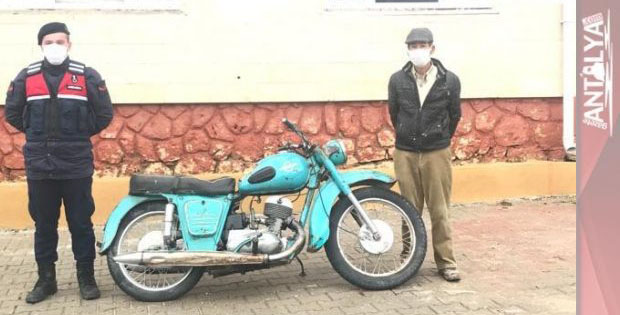 Jandarma Çalınan Motosikleti Teslim Etti