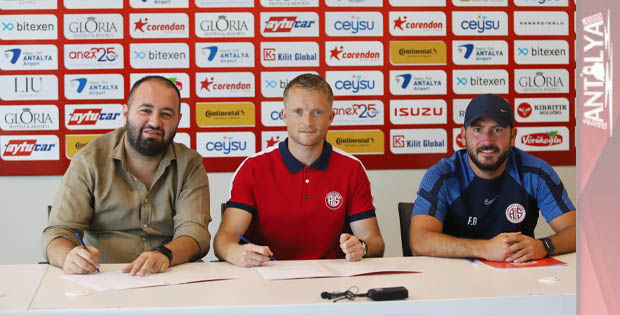 FTA Antalyaspor Sam Larsson ile anlaşma imzaladı