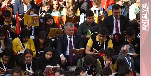 6 Bin Öğrenci Aspendos’ta AHENK İle Kitap Okudu